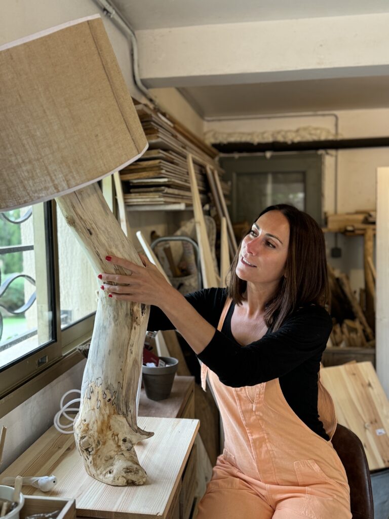 Finitions d'une lampe- Vanessa Catalano